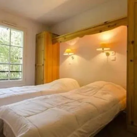 Grand Panorama 216 - 2 Bed Apt, Next To Bettex Lift, Sleeps 6 *
