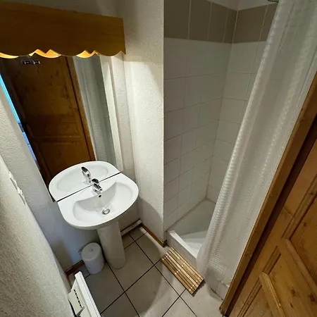 Grand Panorama 216 - 2 Bed Apt, Next To Bettex Lift, Sleeps 6 *