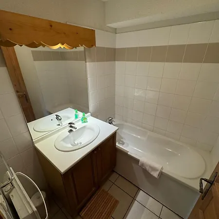 Grand Panorama 216 - 2 Bed Apt, Next To Bettex Lift, Sleeps 6 Apartment